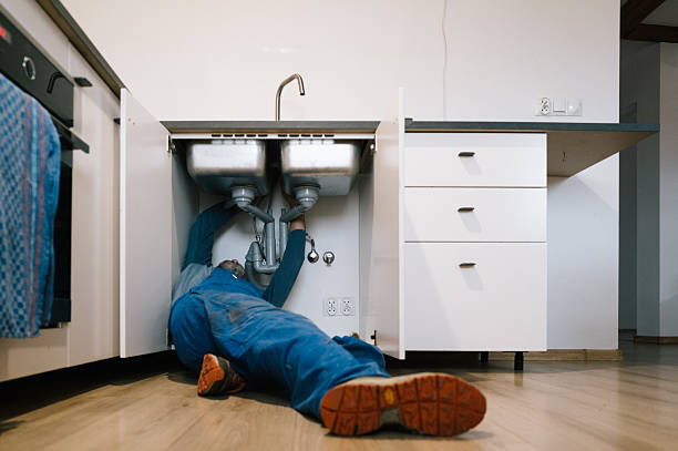 Professional Emergency Plumber technician working in Warsaw, NC